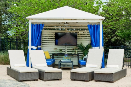 King Room Near Fannys Garden LEES 8 Luxury Bookings