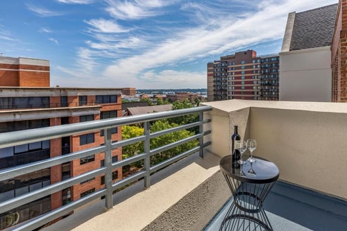 1 Bedroom Suite Near Harris Teeter Pharmacy WDC 7 Luxury Bookings