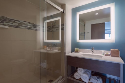 Standard King Room Near Amish Market East NYC 4 Luxury Bookings