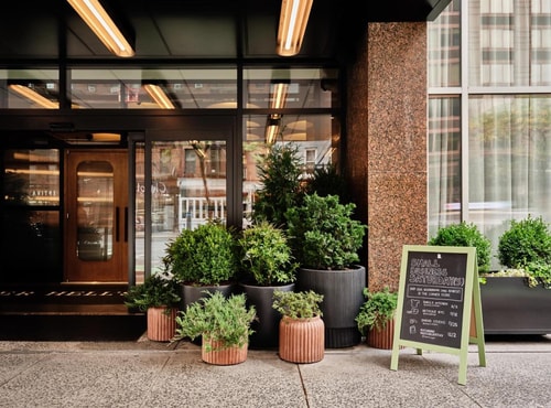 Deluxe King Near Neil Simon Theatre NYC 12 Luxury Bookings
