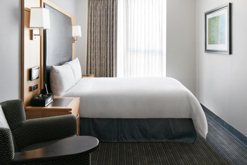 Standard Queen Room Near Liberty Park NYC Luxury Bookings