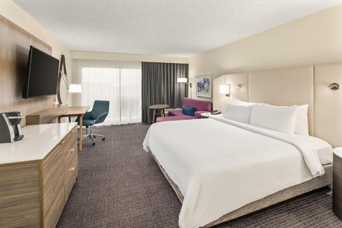 Executive King Room Near Vista Centre Shoppes ORL Luxury Bookings