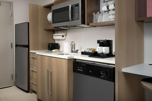 King Studio Suite Near We Design Studio ORL 2 Luxury Bookings