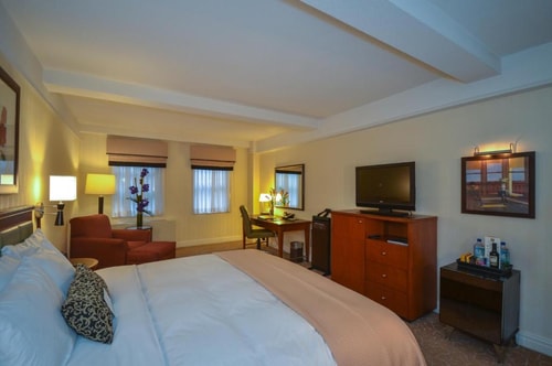 Deluxe Room Near Staples NYC 2 Luxury Bookings