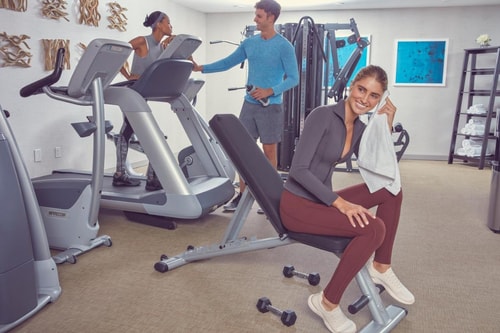 Deluxe Queen Room Near Optima Beauty Supply NYC 14 Luxury Bookings