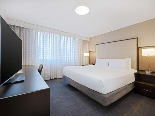 King Room Near Ballys Casino CHI 1 Luxury Bookings