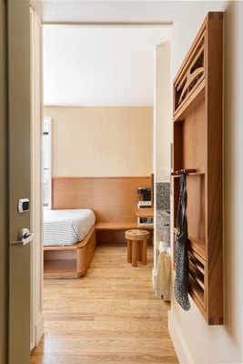Standard Queen Room Near The Duchess NYC 3 Luxury Bookings
