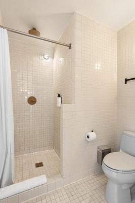 Standard Queen Room Near The Duchess NYC 4 Luxury Bookings