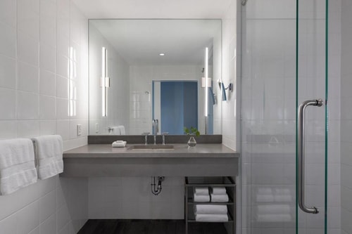 Deluxe Guest Room Near King Street Garden Park WDC 5 Luxury Bookings