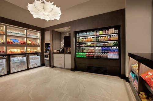 King Suite Near Florida Realtors ORL 11 Luxury Bookings