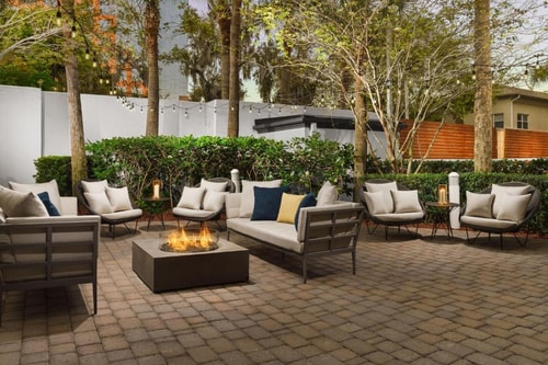 King Room Near Park Lake ORL 9 Luxury Bookings