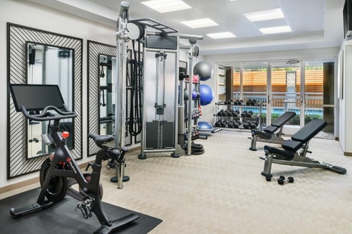 King Room Near Park Lake ORL 13 Luxury Bookings