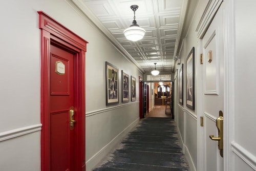 Standard Queen Room Near Huas Accupuncture CHI 10 Luxury Bookings