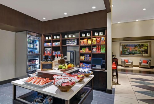 King Room Near Roast A Rama CHI 6 Luxury Bookings