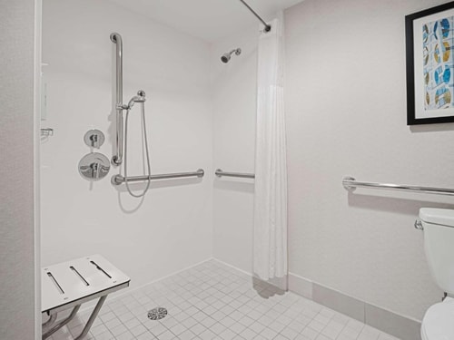 King Room Near Roast A Rama CHI 5 Luxury Bookings