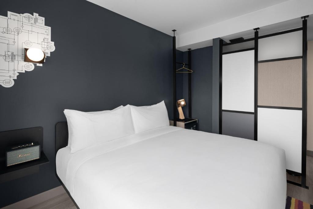King Room with City View Ajisen Ramen NYC Luxury Bookings