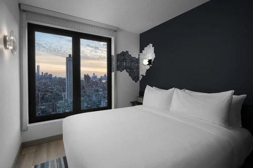 King Room with City View Ajisen Ramen NYC 2 Luxury Bookings