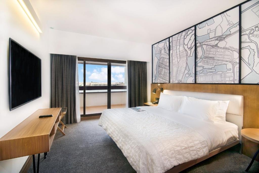 Deluxe Room Sea View Near Post Office Park AUH Luxury Bookings