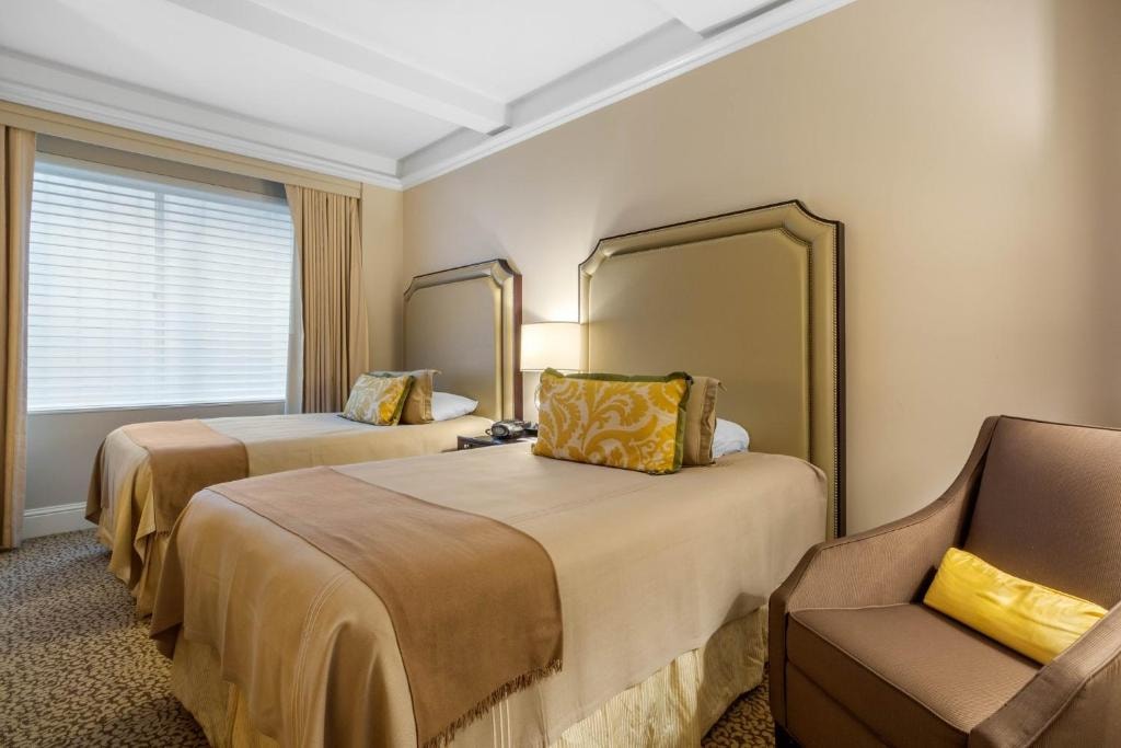 Deluxe Double Room Near NAYA NYC Luxury Bookings