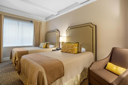Deluxe Double Room Near NAYA NYC Luxury Bookings