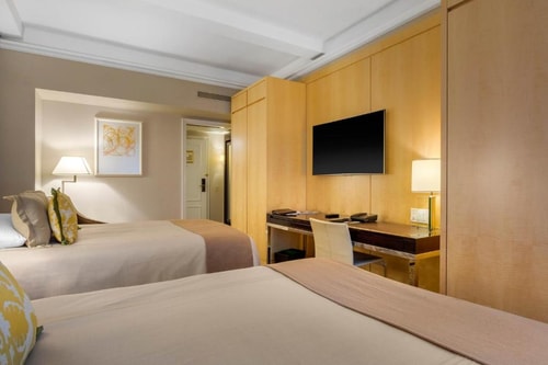 Deluxe Double Room Near NAYA NYC 1 Luxury Bookings