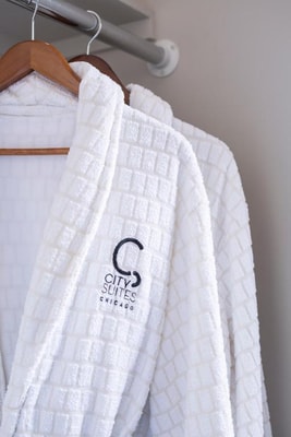 Queen Room Near  Pedestrian Coffee CHI 6 Luxury Bookings