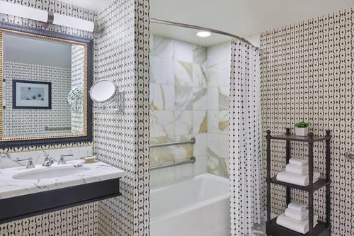 Deluxe Room Near City Of Alexandria WDC 6 Luxury Bookings