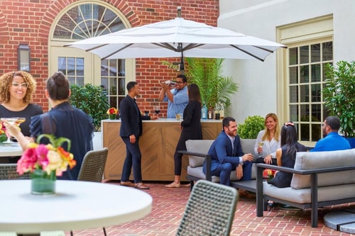 Deluxe Room Near City Of Alexandria WDC 10 Luxury Bookings