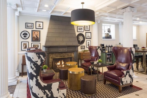 Executive King Room Near Little Village Cafe CHI 10 Luxury Bookings