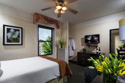 Executive King Room Near Little Village Cafe CHI 1 Luxury Bookings