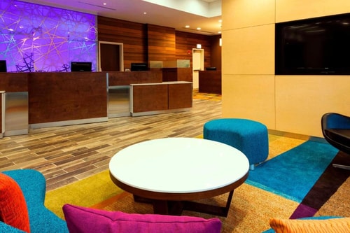 King Room Near Ema Restaurant CHI 7 Luxury Bookings