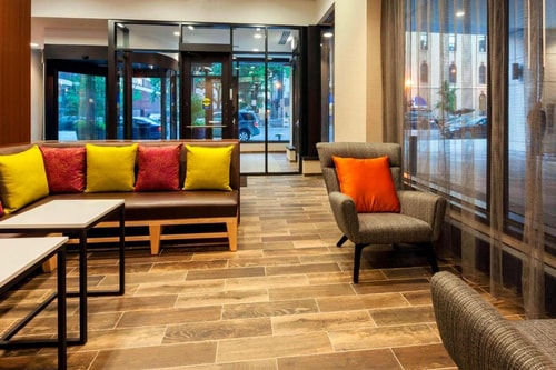 King Room Near Ema Restaurant CHI 8 Luxury Bookings