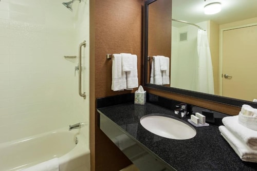King Room Near Ema Restaurant CHI 3 Luxury Bookings