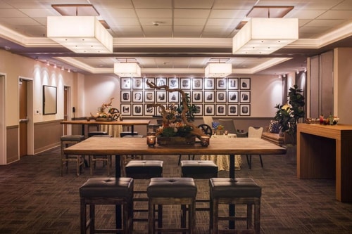 King Room Near Ema Restaurant CHI 12 Luxury Bookings