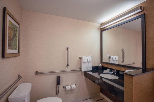 King Room Near Ema Restaurant CHI 4 Luxury Bookings