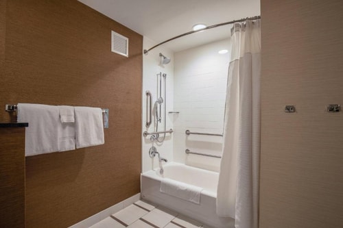 King Room Near Ema Restaurant CHI 5 Luxury Bookings
