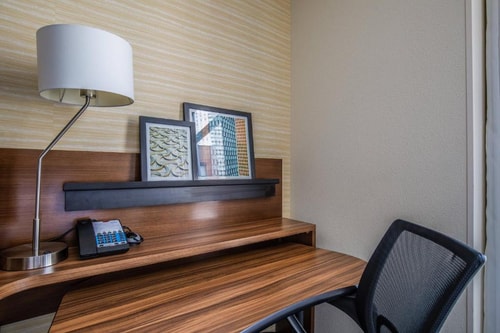 King Room Near Ema Restaurant CHI 2 Luxury Bookings