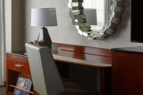 King Room Near Crystal City Metro WDC 3 Luxury Bookings