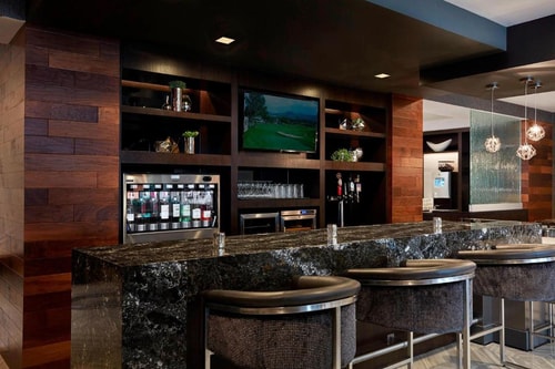 King Room Near Crystal City Metro WDC 12 Luxury Bookings