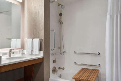 King Studio Suite Near Rosenberg Fountain CHI 4 Luxury Bookings