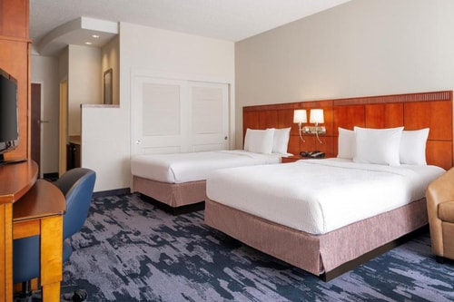 Guest room Near Lake Bennet ORL Luxury Bookings