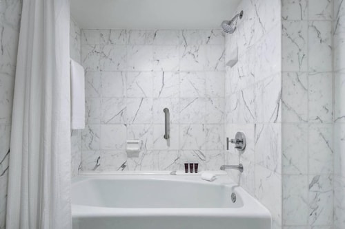 Guest Room Near Zegna Boutique Tysons Galleria WDC 5 Luxury Bookings