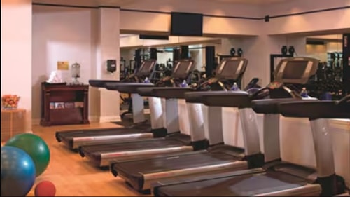 Guest Room Near Zegna Boutique Tysons Galleria WDC 13 Luxury Bookings