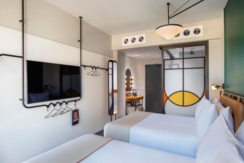 Double Room City View Near Potluck Club NYC 1 Luxury Bookings