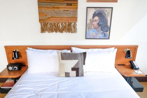 premiumKing Near Commercial Exchange Building LA 1 Luxury Bookings