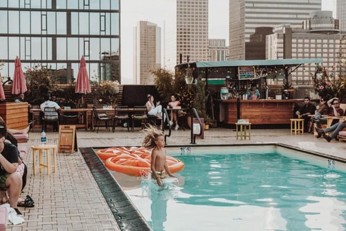 premiumKing Near Commercial Exchange Building LA 14 Luxury Bookings