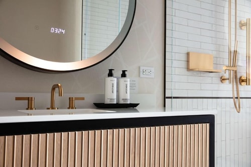 King Room with City View Near Repzone NYC 7 Luxury Bookings