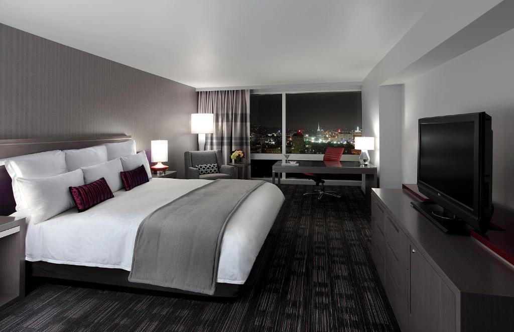 Standard King Near Dolby Theatre LA Luxury Bookings
