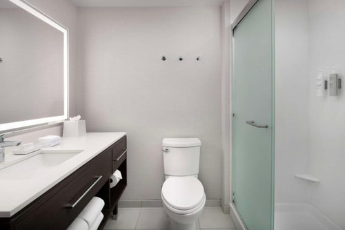 King Studio Suite Near Mavis Tires And Brakes ORL 5 Luxury Bookings