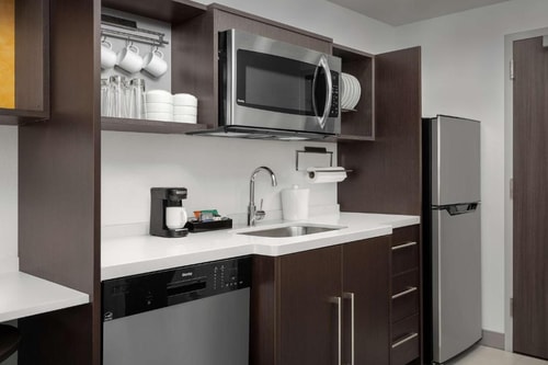 King Studio Suite Near Mavis Tires And Brakes ORL 3 Luxury Bookings
